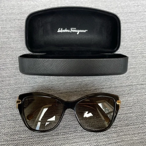 NWT! Salvatore Ferragamo Cat Eye Sunglasses Salvatore Ferragamo | Accessories | Ferragamo Cat Eye  main image 2